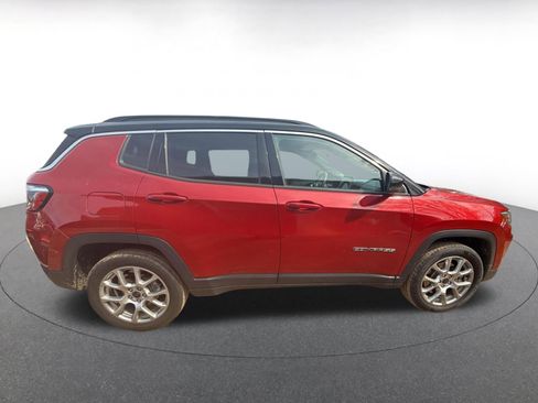 Used 2025 Jeep Compass Limited image 18