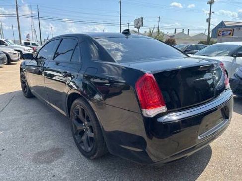 Used 2022 Chrysler 300 S RWD image 9