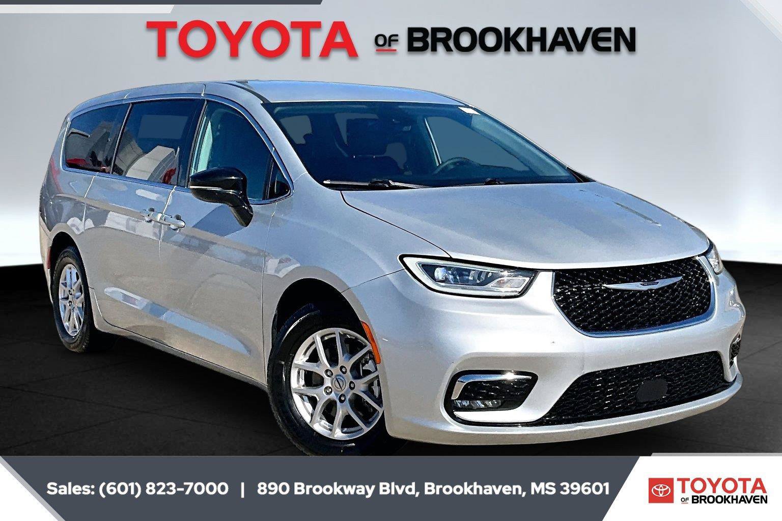 Used 2024 Chrysler Pacifica Touring-L FWD image 1
