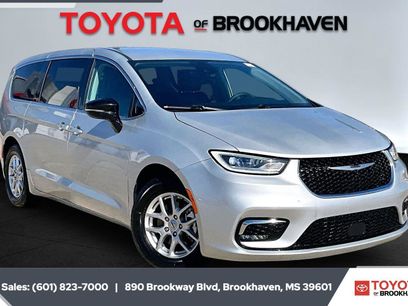 Used 2024 Chrysler Pacifica Touring-L