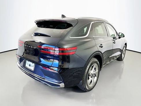 Certified 2026 Genesis GV70 2.5T Advanced AWD/4WD image 5