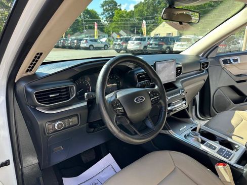 Used 2020 Ford Explorer XLT w/ Equipment Group 202A RWD image 12