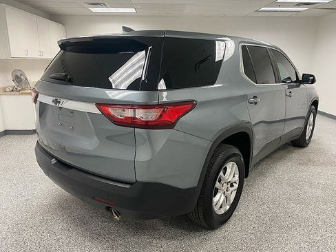 Used 2021 Chevrolet Traverse LS image 5