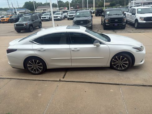 Used 2020 Lexus ES 350 w/ Premium Package FWD image 5