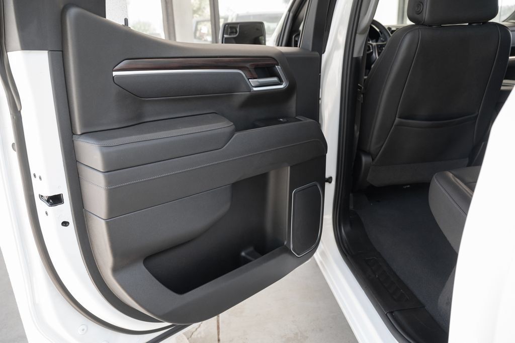 Used 2026 GMC Sierra 1500 SLT RWD image 39