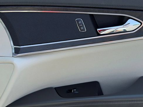 Used 2016 Lincoln MKX Reserve w/ Enhanced Security Package AWD/4WD image 19