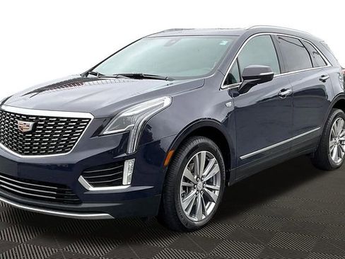 Used 2025 Cadillac XT5 Premium Luxury image 3