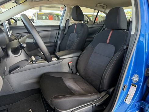 Used 2025 Nissan Sentra SR FWD image 11