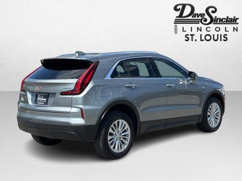 Used 2024 Cadillac XT4 Luxury FWD image 3