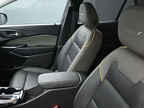 Used 2024 Chevrolet Trax ACTIV w/ Driver Confidence Package image 22