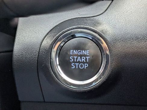 Used 2019 Toyota Avalon XSE image 18