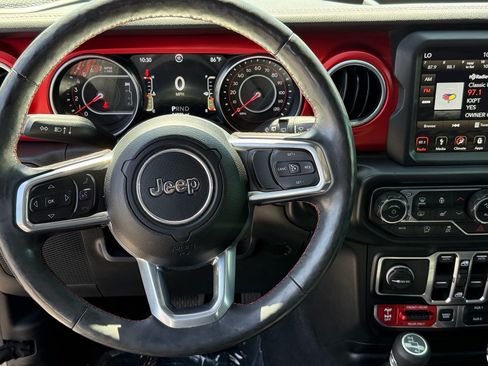 Used 2019 Jeep Wrangler Unlimited Rubicon AWD/4WD image 13