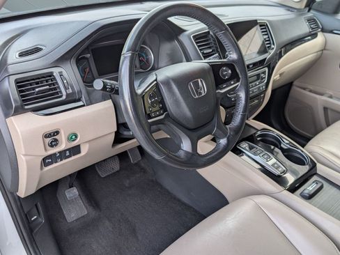 Used 2020 Honda Pilot Touring image 4