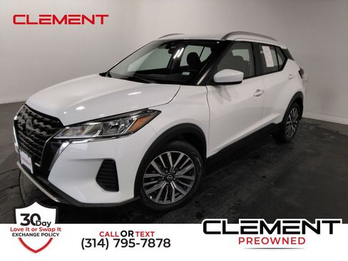 Used 2023 Nissan Kicks SV image 1