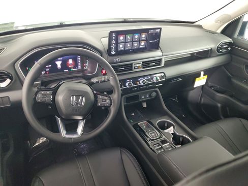 New 2026 Honda Pilot Touring image 15