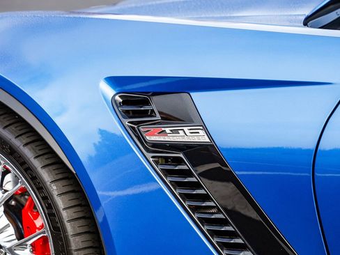 Used 2016 Chevrolet Corvette Z06 w/ 3LZ Preferred Equipment Group image 8