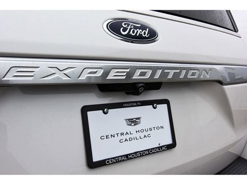 Used 2018 Ford Expedition Platinum image 30