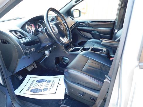 Used 2018 Dodge Grand Caravan GT FWD image 21