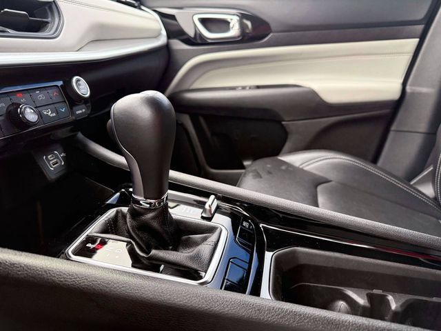 Certified 2025 Jeep Compass Limited AWD/4WD image 30