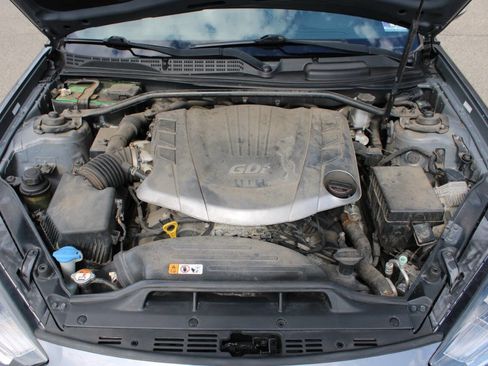 Used 2015 Hyundai Genesis 3.8 RWD image 14