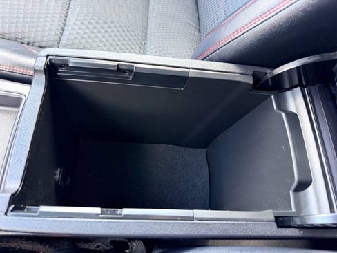 Used 2015 Toyota Camry SE FWD image 42