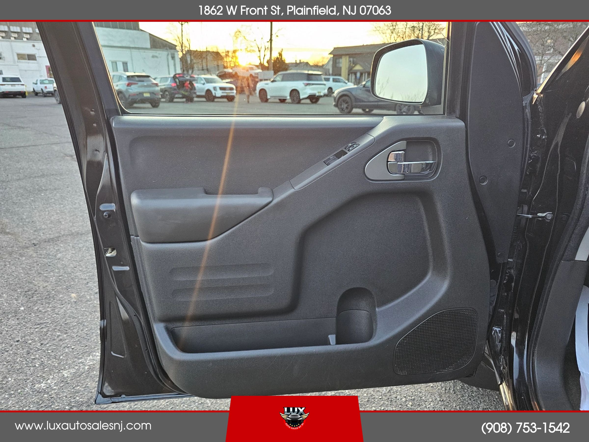 Used 2015 Nissan Frontier SV AWD/4WD image 18