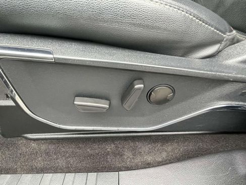 Used 2022 Ford F150 Lariat w/ Trailer Tow Package image 15