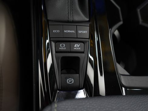 Used 2026 Toyota Camry XLE w/ Premium Plus Package image 23