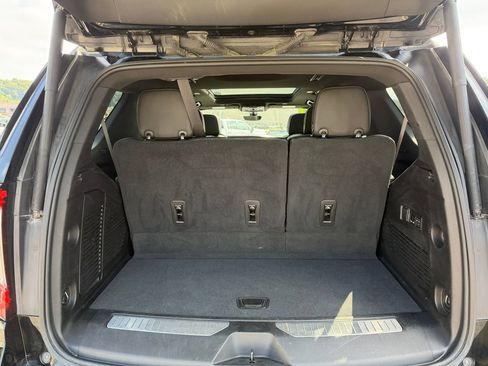 Used 2021 GMC Yukon Denali w/ Denali Premium Package AWD/4WD image 9
