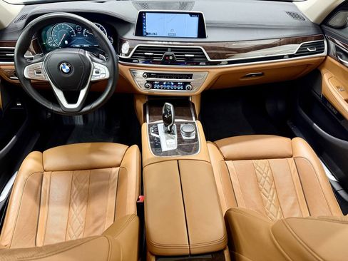 Used 2016 BMW 750i xDrive image 19