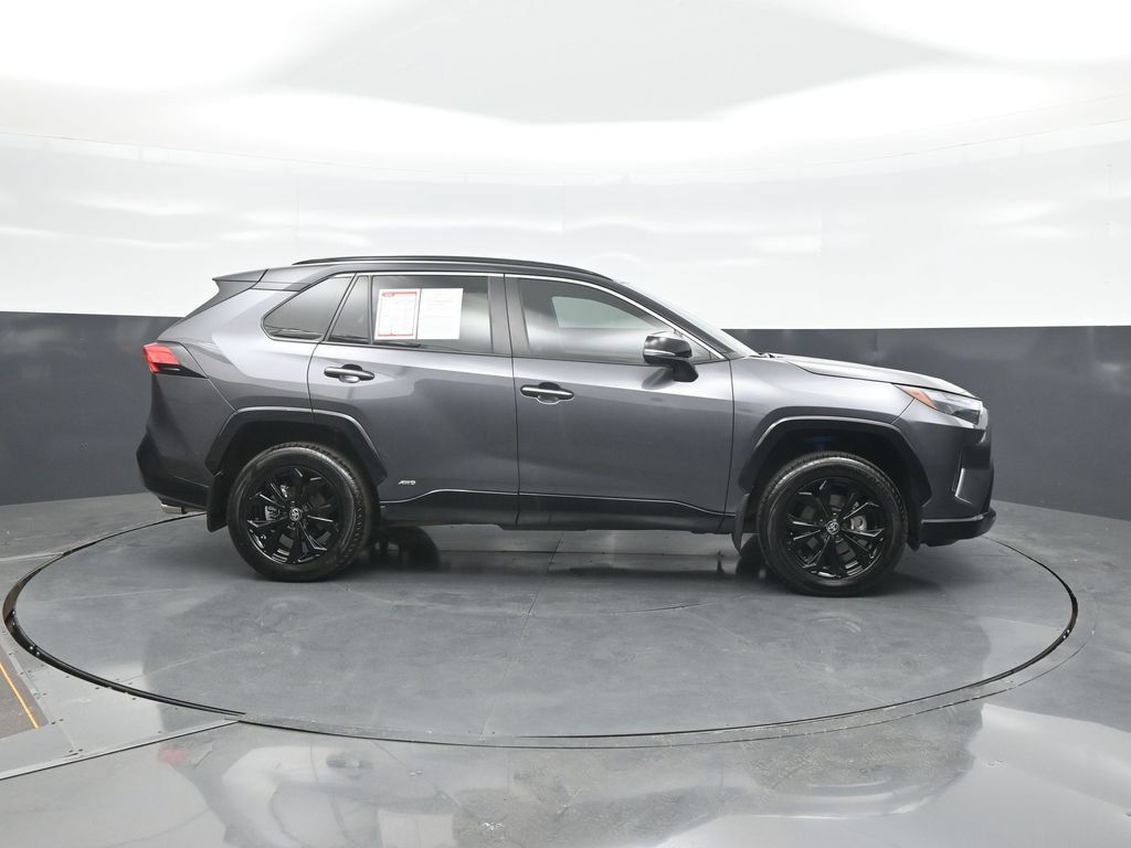 Used 2024 Toyota RAV4 XSE AWD/4WD image 8
