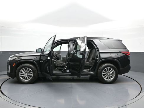 Used 2023 Chevrolet Traverse LT FWD image 44