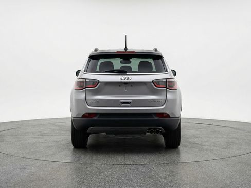 Used 2025 Jeep Compass Limited image 7