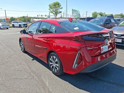 Certified 2020 Toyota Prius Prime XLE FWD image 4