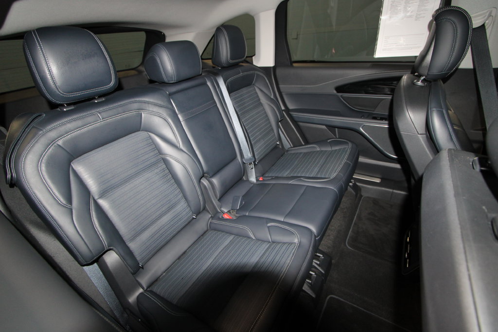 Used 2025 Lincoln Nautilus Reserve AWD/4WD image 30