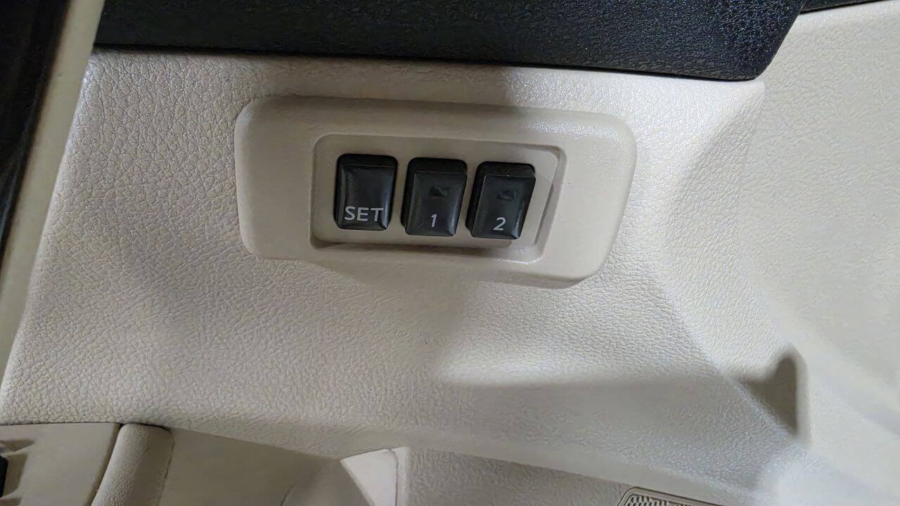 Used 2013 Nissan Maxima 3.5 SV w/ Premium Pkg FWD image 19