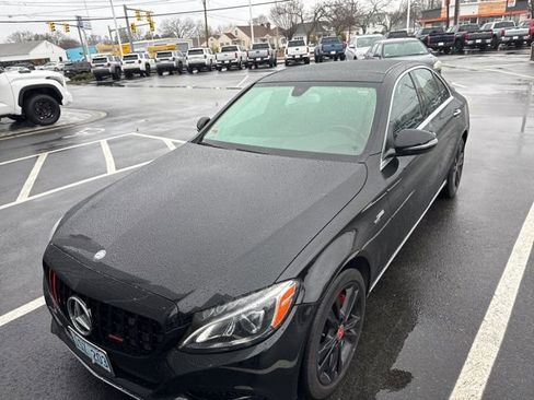 Used 2017 Mercedes-Benz C 300 4MATIC Sedan image 3