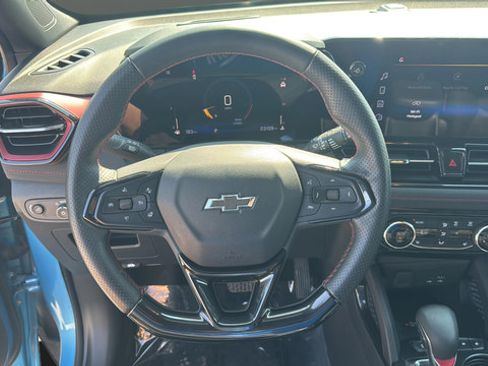 Used 2025 Chevrolet TrailBlazer RS w/ Convenience Package FWD image 12