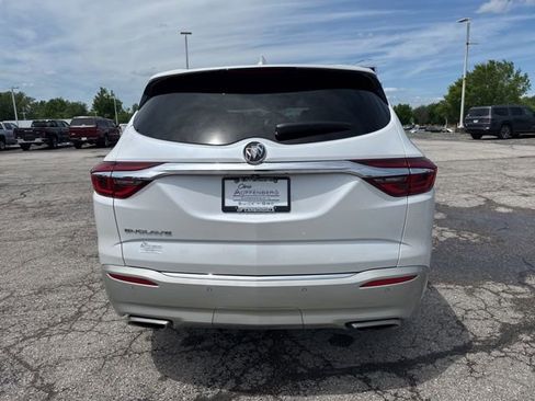 Used 2020 Buick Enclave Essence FWD image 17