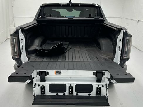 Used 2024 GMC Hummer EV 3X AWD/4WD image 40