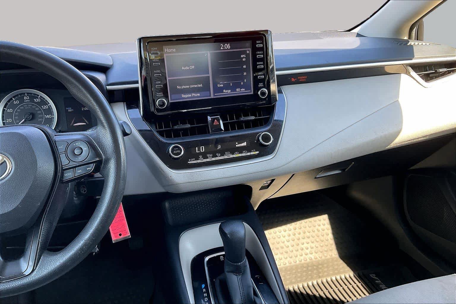 Used 2020 Toyota Corolla LE FWD image 6