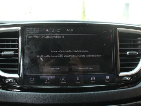 Used 2023 Chrysler Pacifica Touring-L FWD image 30