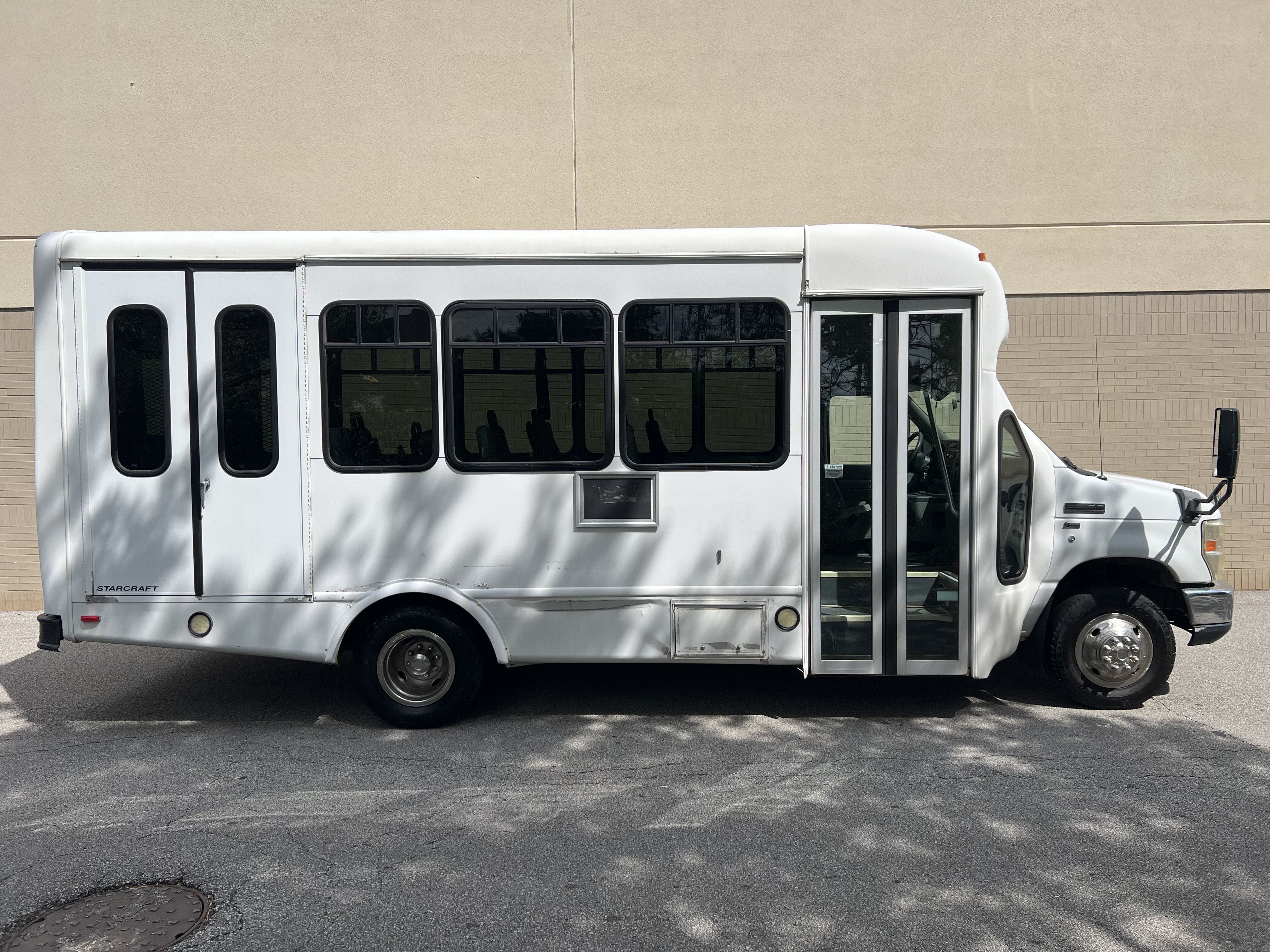 Used 2013 Ford E-350 and Econoline 350 Super Duty w/ Shuttle Bus Prep Pkg RWD image 7