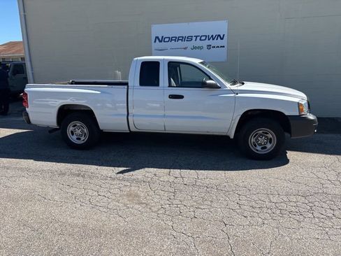 Used 2007 Dodge Dakota ST RWD image 2