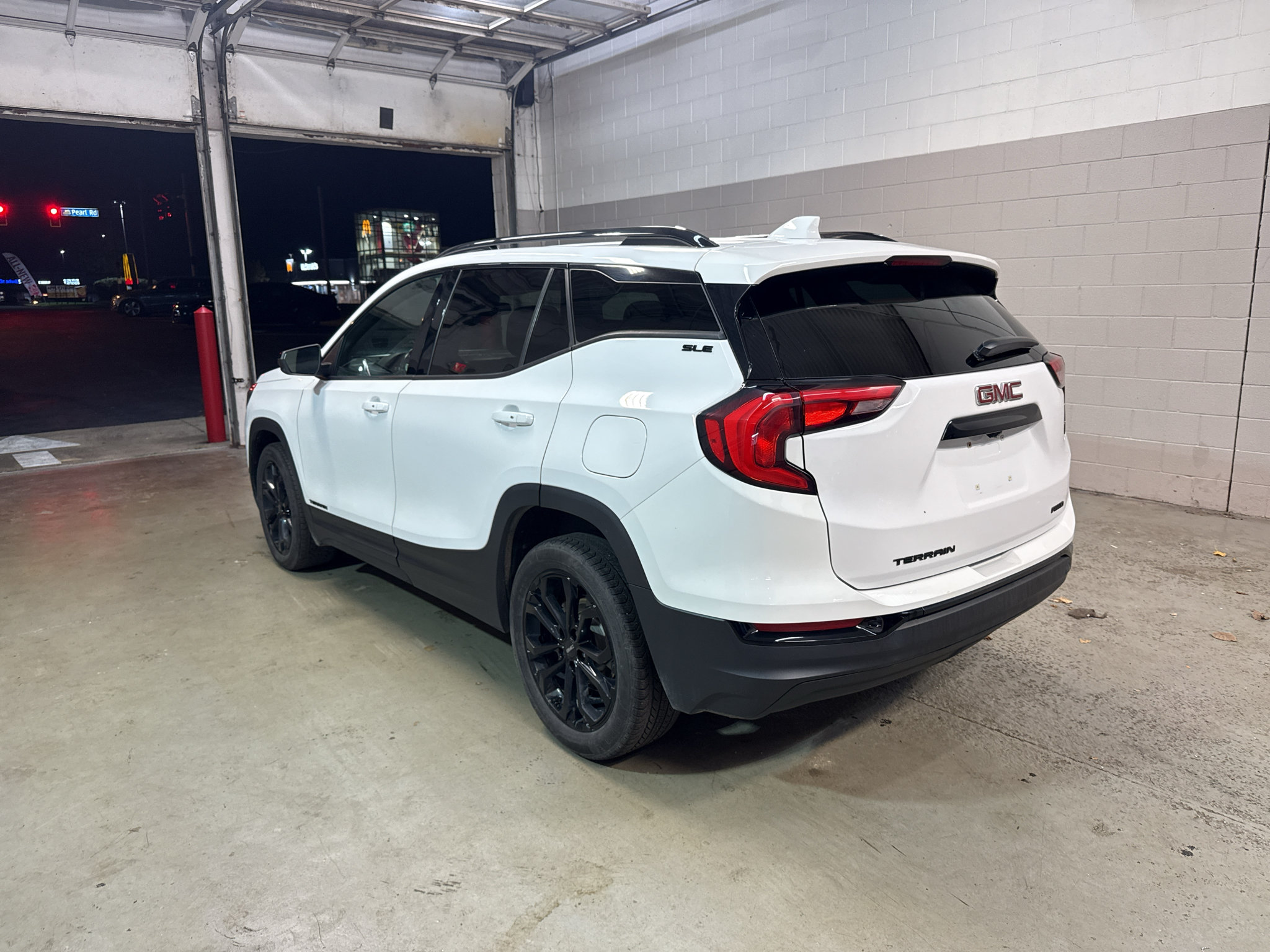 Used 2021 GMC Terrain SLE w/ Driver Convenience Package AWD/4WD image 5