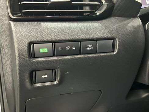 Used 2025 Nissan Sentra SR image 23