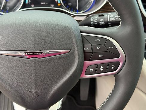 Used 2023 Chrysler Pacifica Limited w/ Uconnect Theater Family Group AWD/4WD image 16