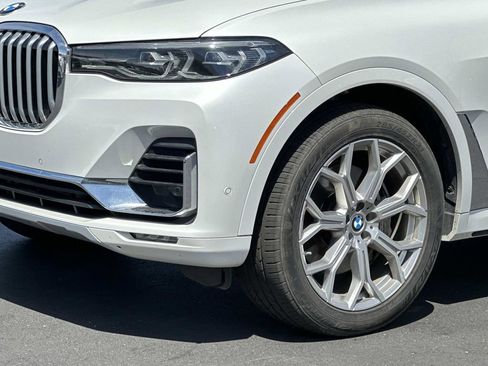 Used 2022 BMW X7 xDrive40i w/ Premium Package AWD/4WD image 8