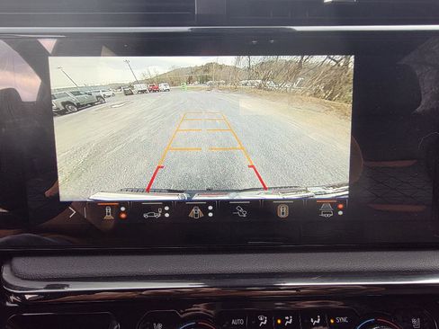 Used 2024 GMC Sierra 1500 AT4 w/ Technology Package image 21