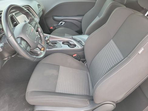 Used 2022 Dodge Challenger R/T image 3